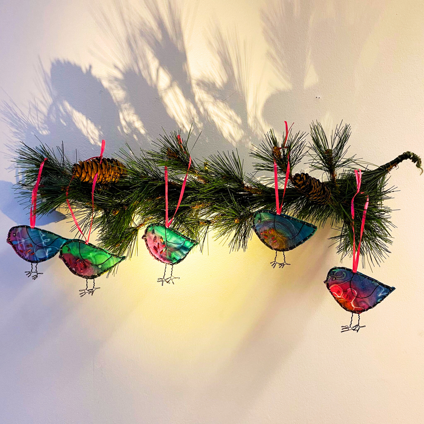 Wire & Batik Robin Decoration  - Pink